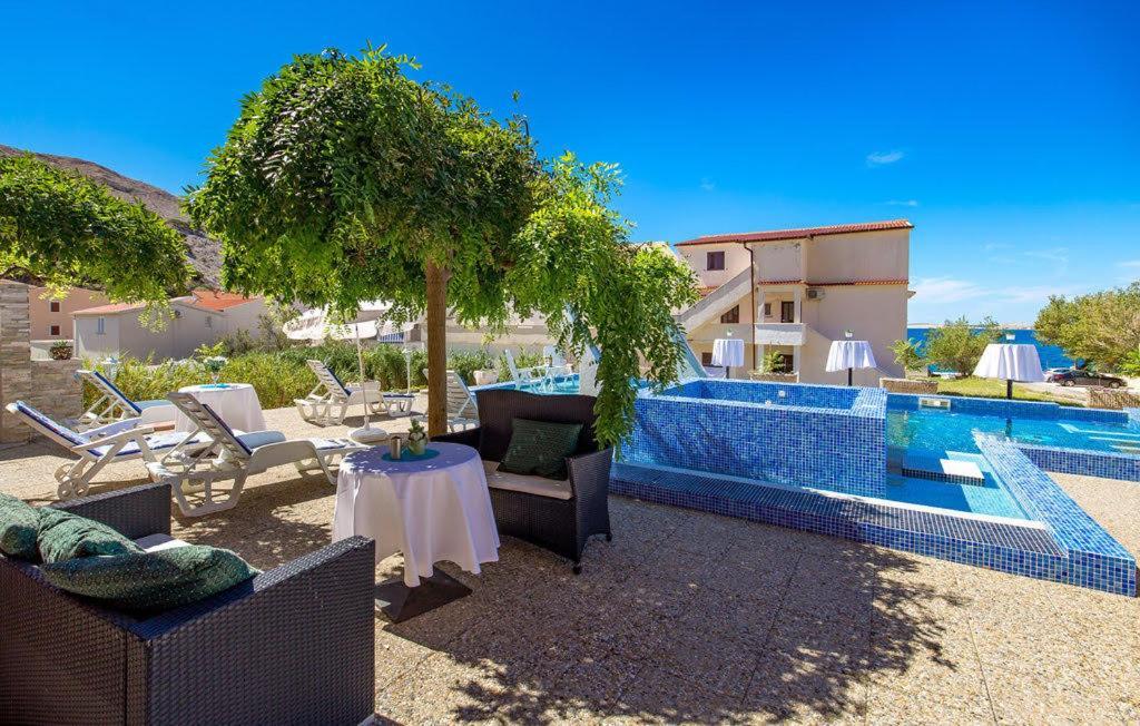 Bed & Breakfast Valentina Metajna Exterior photo