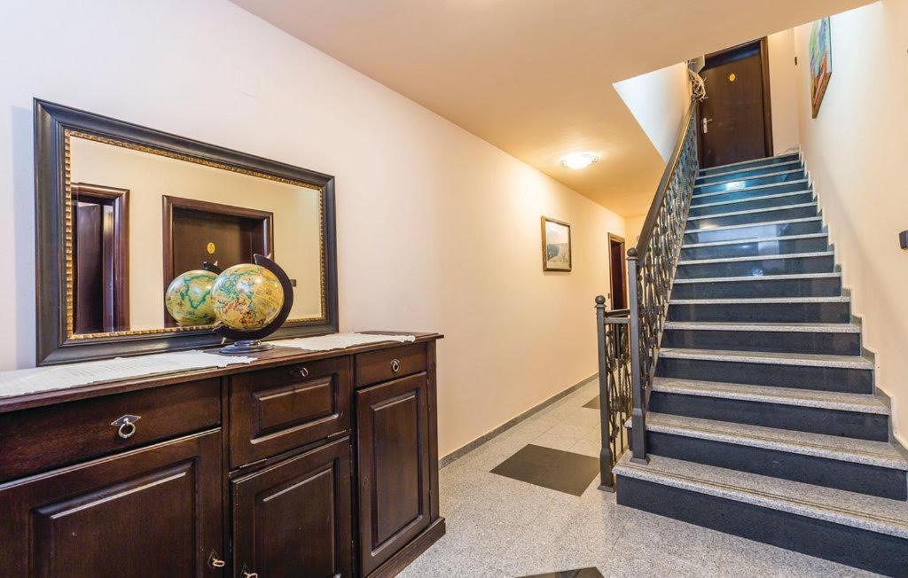 Bed & Breakfast Valentina Metajna Exterior photo